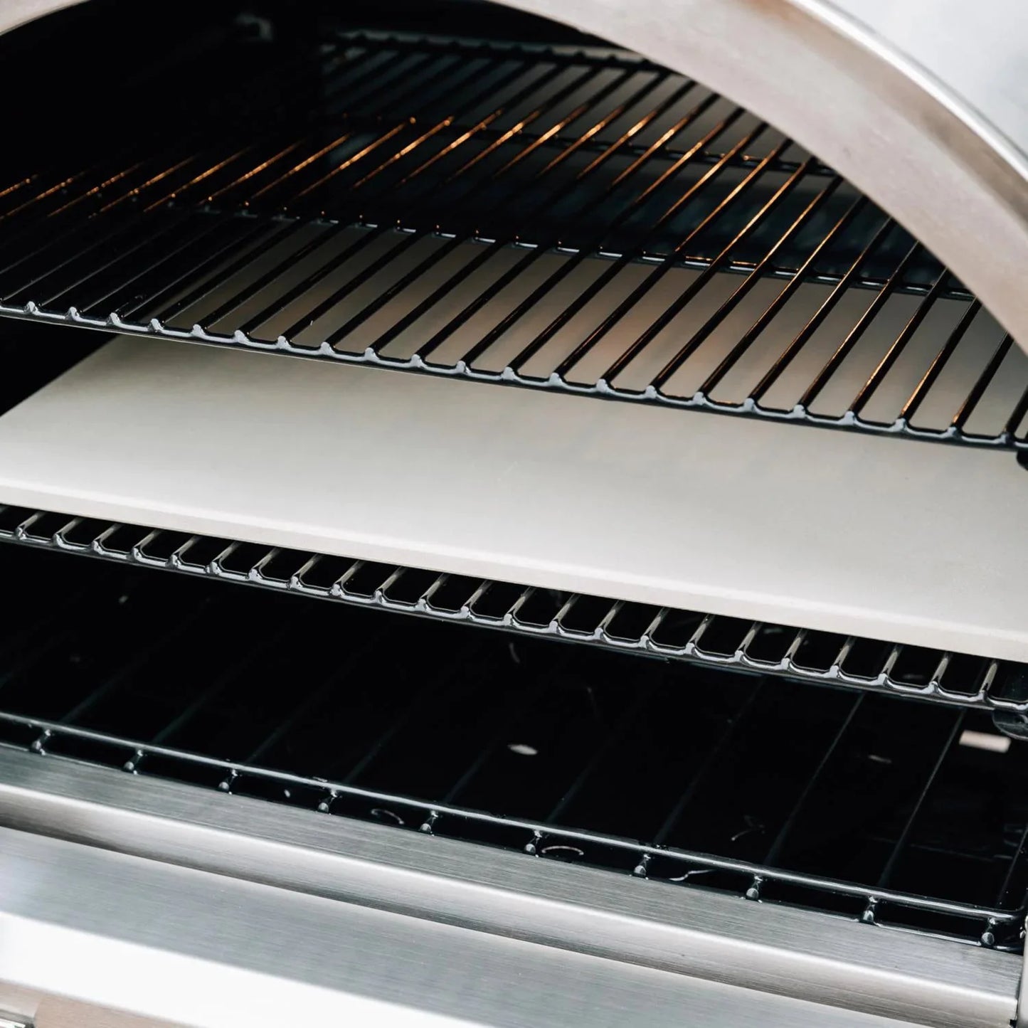 Summerset 60" Outdoor Freestanding Gas Pizza Oven [SS-OVFS-LP/NG] (SAK17543)